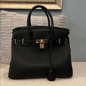 Elegant Black Handbag